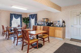 Econo Lodge - Pearl - 6