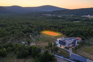 NEW! Villa Nella Foresta with private 66sqm heated pool, Whirlpool, Tennis court, Gym, Billiards, 4 en-suite bedrooms - 8