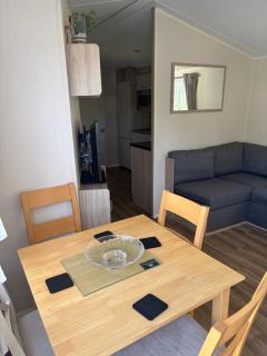 Singh&Leite Family caravan for 10 people with 2toilets and lovely Decking - 8