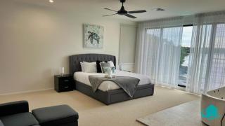 Tranquillity on the Lake, Absolute Lakefront With Pool - 4