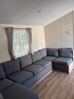 Singh&Leite Family caravan for 10 people with 2toilets and lovely Decking - 9