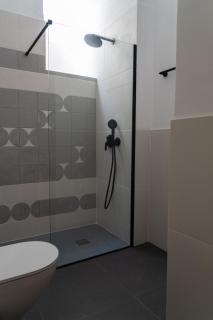 Elegant 2BR with Private Garage in the Old Town - Kavala - 2