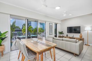 Two-Bedroom Apartment in Cairns City Centre - Cairns - 0