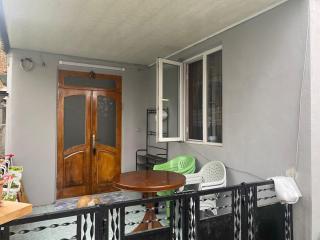 в Батуми Сдается Двухэтажный дом целиком в тихом месте недалеко от моря - 8