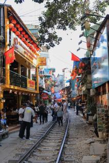 Elevated Urban Stay With Netflix, Bathtub, Wifi - Hanoi - 3