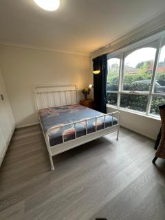 Sunny Bedroom in Brunswick West - Melbourne - 4