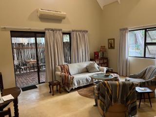 Panache Wildlife Cottage-Self Catering - Hoedspruit - 2
