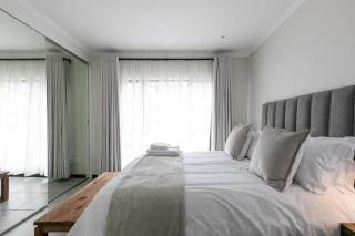 Cozy 2-bedroom apartment with a gym and pool - Sandton - 3