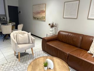 Cozy 2-bedroom apartment with a gym and pool - Sandton - 2
