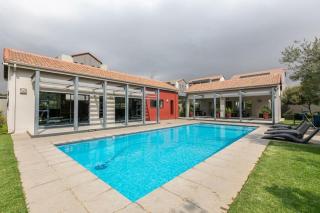 Cozy 2-bedroom & 2-bathroom apartment with a gym and pool - 1