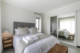 Cozy 2-Bedroom Apartment with Pool & Gym near Fourways Mall and Hospital - 2
