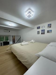 Vico Spaccanapoli 2 - 1