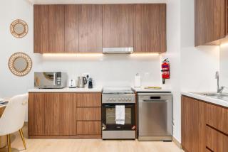 Stylish 1BR Apartment in La Mer Dubai with Balcony and Partial Marina Views - Dubai - 6