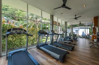 Cozy Retreat Near Beach and Pools - 5