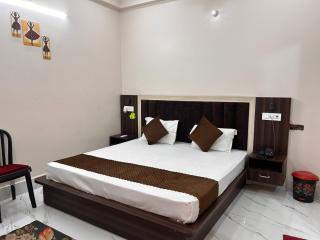 Hotel Prine Palace Near Ramjanambhoomi & Temple - Free Wi-Fi - Parking and Room Service - Fully Air Conditioning Rooms - Ayodhya - 4