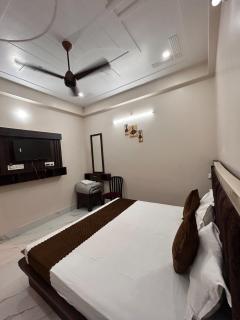 Hotel Prine Palace Near Ramjanambhoomi & Temple - Free Wi-Fi - Parking and Room Service - Fully Air Conditioning Rooms - Ayodhya - 3