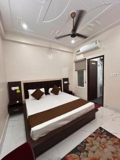 Hotel Prine Palace Near Ramjanambhoomi & Temple - Free Wi-Fi - Parking and Room Service - Fully Air Conditioning Rooms - Ayodhya - 6
