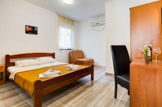 Apartments More 2 - Budva - 1