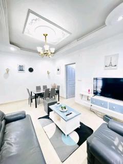 Villa meublée à Brazzaville quartier diatade 3 chambres salon douches toilettes cuisine équipée Entièrement Climatisée chauffe eau - - 1