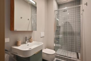 Premium 1BR Historic Building 5 min Old Town - 6