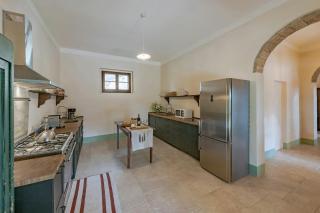 Tuscan Hamlet In Organic Wine Estate - 5