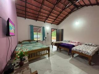 Doddagadde Stays - Near to Ettina Bhuja trekking - Mudigere - 1