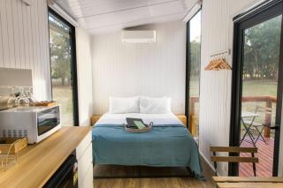 Boston's Retreat by Tiny Away - - 7