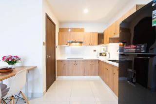 2br-yellowish-saigon royal-Hana apartment - Ho Chi Minh - 1