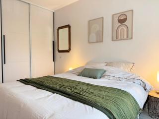 fantastic apartment 75m2 Big pool private parking top location - Le Pontet - 2