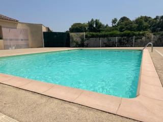 fantastic apartment 75m2 Big pool private parking top location - Le Pontet - 0