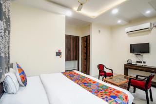 FabHotel 17 Suites - Noida - 7