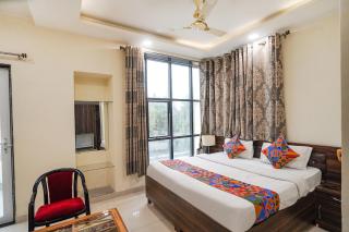 FabHotel 17 Suites - Noida - 8