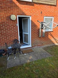 Self contained spacious apartment with parking - Ipswich - 4