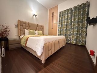 MOYDOM 2BHK APARTMENT IN NOIDA, ZERO kM DELHI - Noida - 7