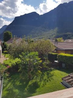 Süße Doppelhaushälfte, mit Garten und Parkplätzen - Arni Alp - 9