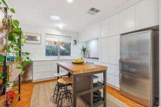 Modern Character Home in Mount Lawley Walk to Cafes Bars and Culture - Perth - 8