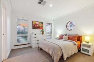Modern Character Home in Mount Lawley Walk to Cafes Bars and Culture - Perth - 7