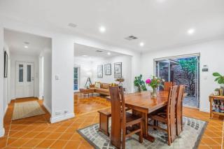 Modern Character Home in Mount Lawley Walk to Cafes Bars and Culture - Perth - 3