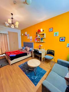 Noida Golden Suits By - Near Metro 142 And Expo Mart - Noida - 0