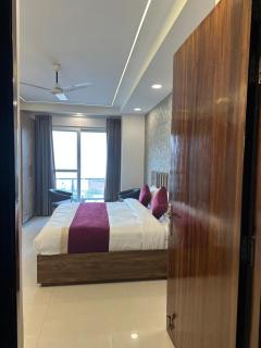 Soothing Stayz - 300 mtrs from Medanta The Medicity - Gurgaon - 5