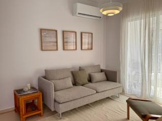 Modern two bedroom 2025- Renovated Apartment with Pool - Paphos - 9