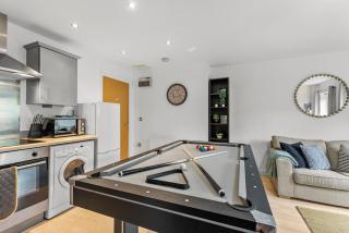 Chic York Getaway - Pool Table - Free Street Parking - York - 7