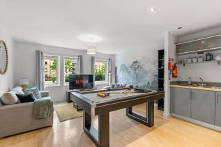 Chic York Getaway - Pool Table - Free Street Parking - York - 0