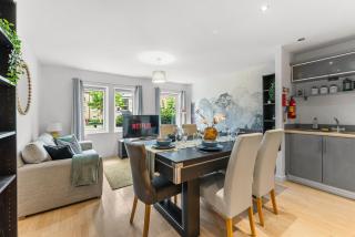 Chic York Getaway - Pool Table - Free Street Parking - York - 3