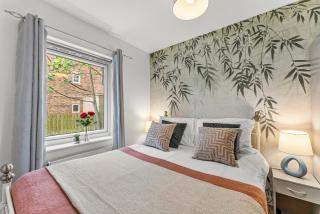 Chic York Getaway - Pool Table - Free Street Parking - York - 1