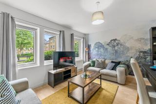 Chic York Getaway - Pool Table - Free Street Parking - York - 2