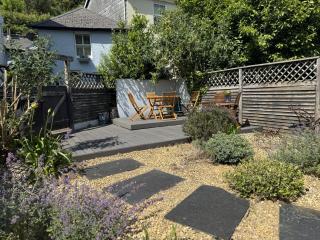 Lily Cottage - Chic yet Traditional with Lovely Garden Space - Dartmouth - 9