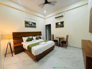 The Virtus Hotel Couple Friendly and Corporate Friendly Greater Noida - Greater Noida - 0