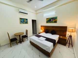 The Virtus Hotel Couple Friendly and Corporate Friendly Greater Noida - Greater Noida - 2