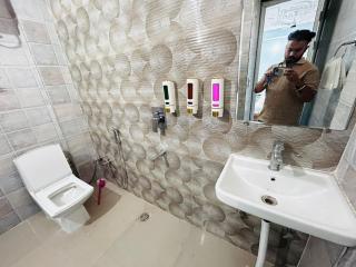 Hotel The Pride Inn - New Delhi - 2